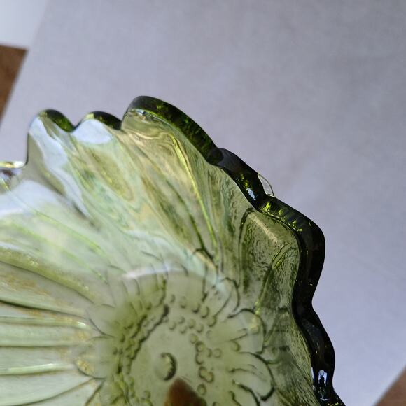 Indiana Glass Avocado Sunflower Lily Pons pattern glass bowl 3"x7" vintage MCM - Picture 6 of 8